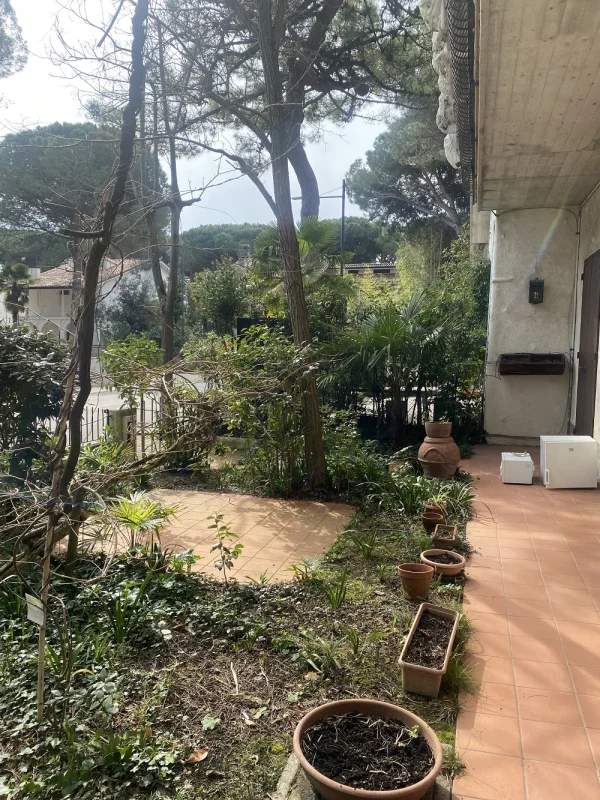 B4 - Villetta indipendente con giardino e posto auto